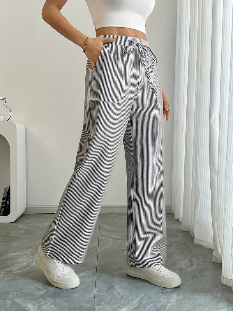 Alina – Pantalón Elegante a Rayas con Bolsillos